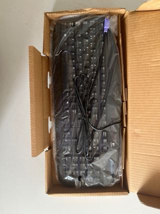 Teclado Logitech Media.