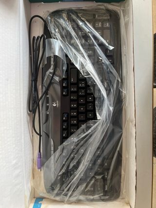 Teclado Logitech Media.