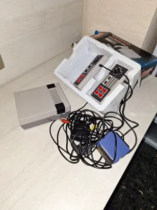 Mini console con 500 giochi classici