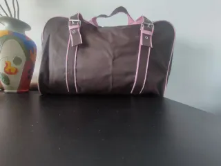 Bolsa de viaje y multiusos marrón y rosa