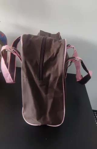 Bolsa de viaje y multiusos marrón y rosa