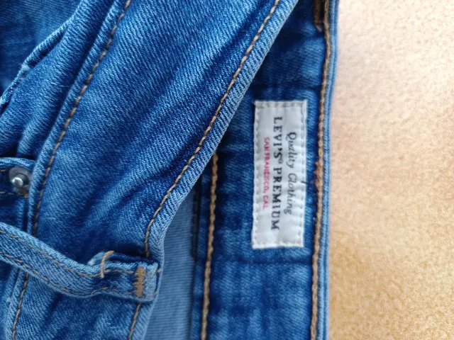 Levi's Skinny High Rise T26