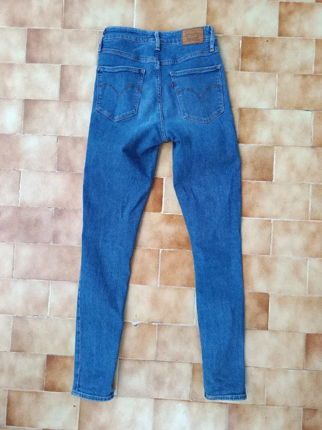 Levi's Skinny High Rise T26