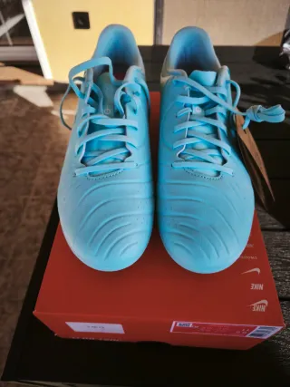 Botas de fútbol Nike Tiempo Talla 43