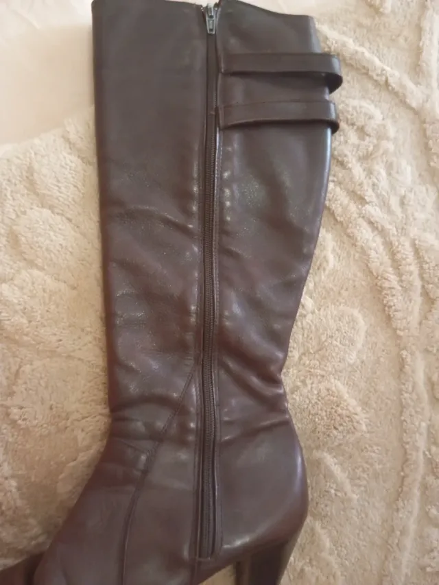 Botas altas de piel marrones