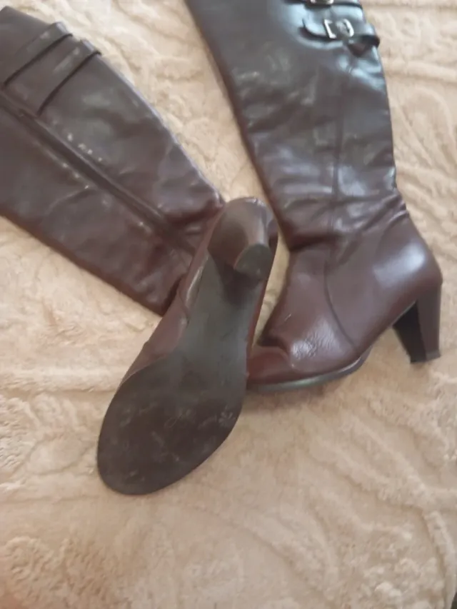 Botas altas de piel marrones