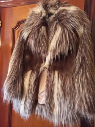 Chaquetón de pelo sintético