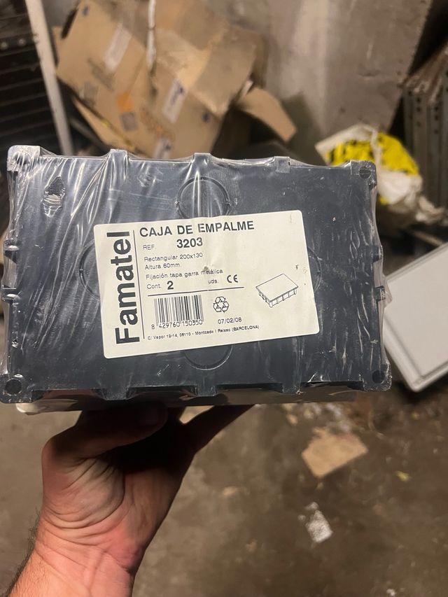 Caja de Empalme Famatel 3203 Rectangular