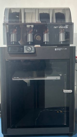 Bambu Lab P1S + AMS + 4kg Filamento