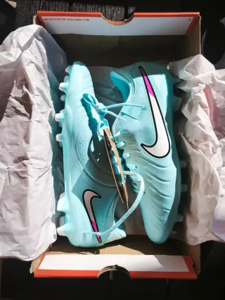 Botas de fútbol Nike Tiempo Talla 41