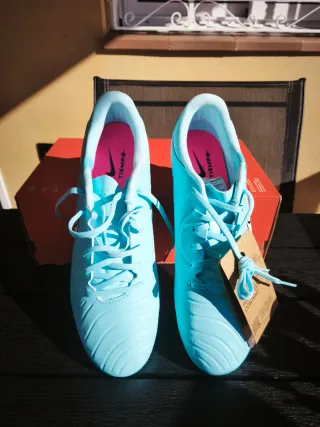 Botas de fútbol Nike Tiempo Talla 41