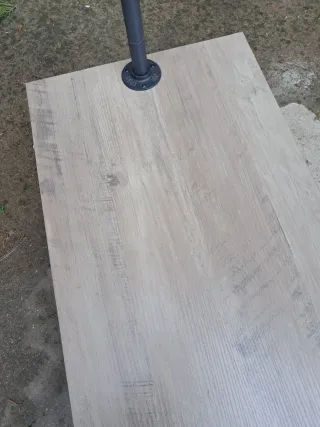 Perchero Industrial Base Madera Ruedas