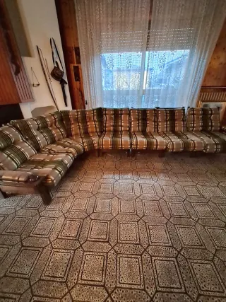 Divano angolare in legno massiccio