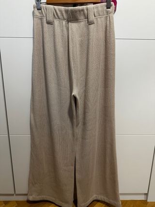 Pantalón sport beige Mango