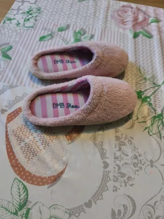 Zapatillas de casa talla 29.