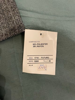 Vestido largo gris con cinturón