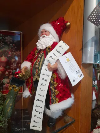Babbo Natale con lista regali
