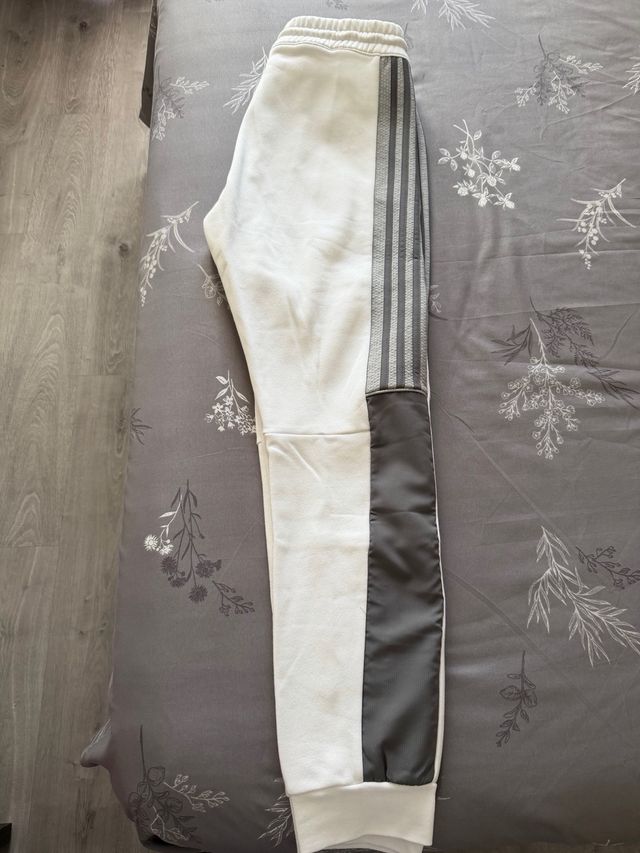 Pantalón chándal Adidas blanco a estrenar