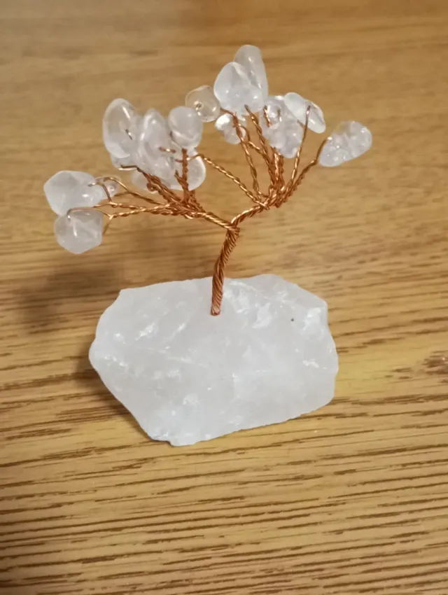 Albero di quarzo bianco artigianale