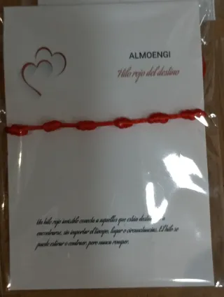 Lote 30 pulseras hilo rojo, algunas con medalla