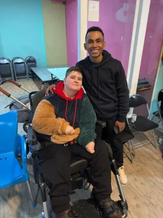 SOY CUIDADOR DE ADULTOS MAYORES Y DISCAPACITADOS