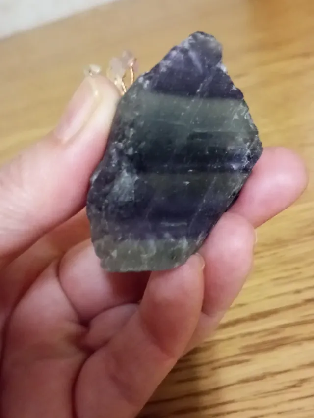 Albero di fluorite con base in pietra