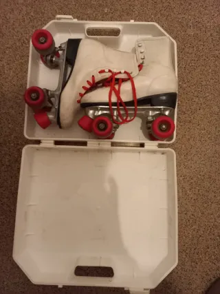 Patines blancos para niña.