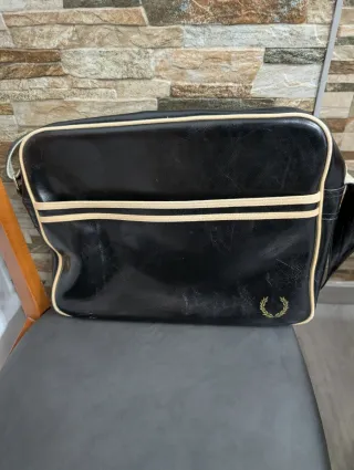 Bandolera Fred Perry Negra