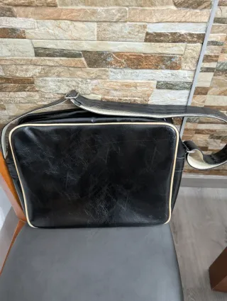 Bandolera Fred Perry Negra