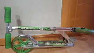 Patinete Street con ruedas verdes