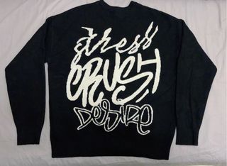 Jersey Bershka negro con diseño gráfico