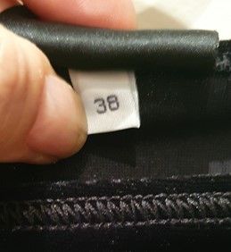 Blusa UNIT terciopelo negro manga 3/4