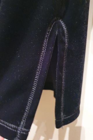 Blusa UNIT terciopelo negro manga 3/4