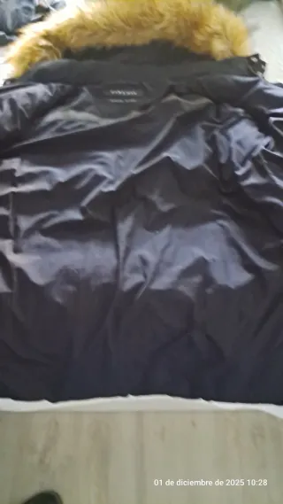 Chaquetón de hombre negro con capucha