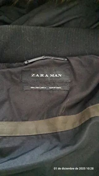 Chaquetón de hombre negro con capucha