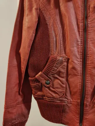 Cazadora polipiel roja talla M