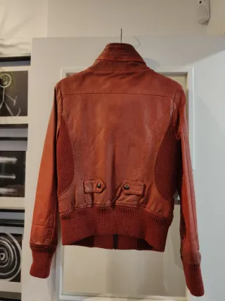 Cazadora polipiel roja talla M