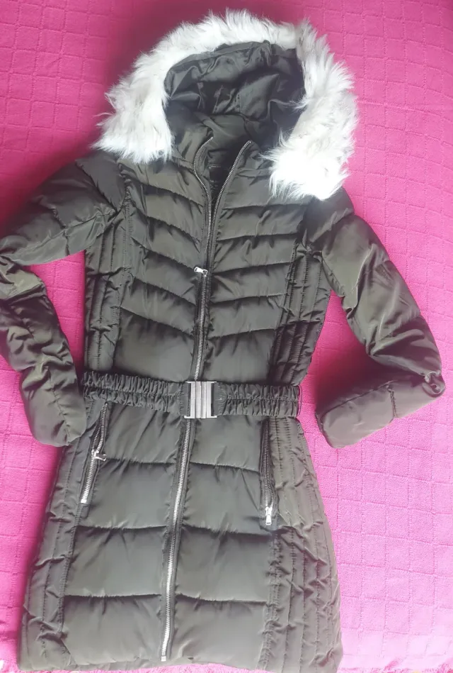 Chaqueta invierno verde con capucha