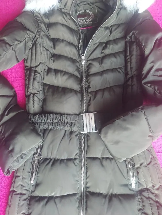 Chaqueta invierno verde con capucha