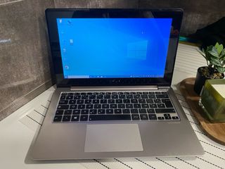 Portátil ASUS con pantalla táctil 3h de batería