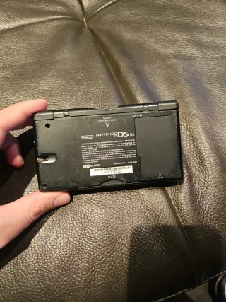 Nintendo DS Lite Roja + 5 Juegos