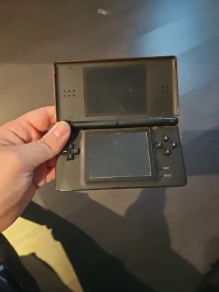 Nintendo DS Lite Roja + 5 Juegos