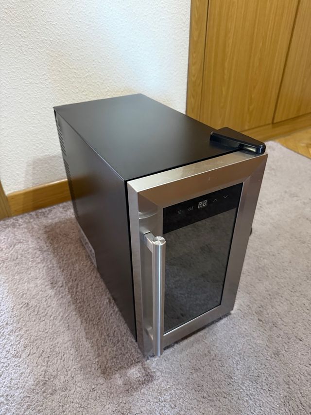 Vinoteca Cecotec Grand Sommelier 800