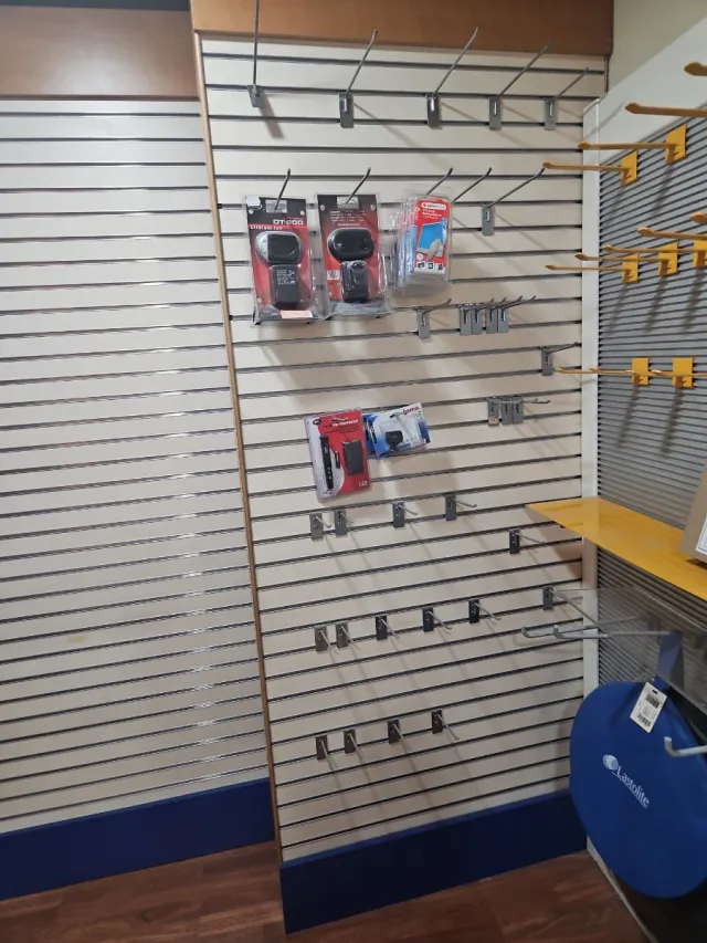 Estanterías de pared con ganchos