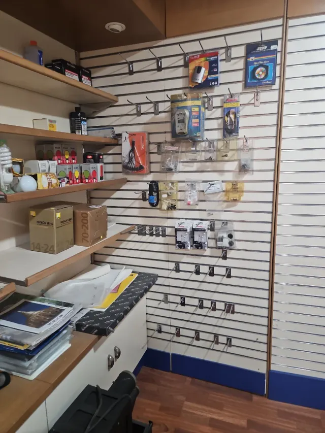 Estanterías de pared con ganchos