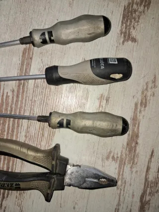 3destornilladores WURT y 1 Alicate