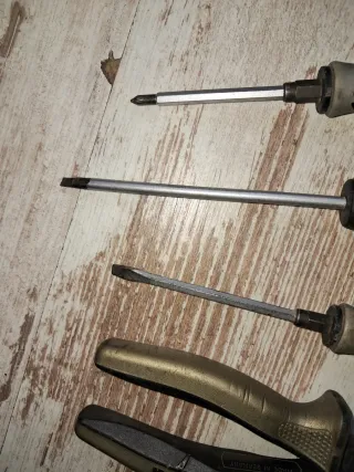 3destornilladores WURT y 1 Alicate