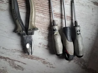 3destornilladores WURT y 1 Alicate