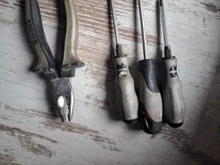 3destornilladores WURT y 1 Alicate