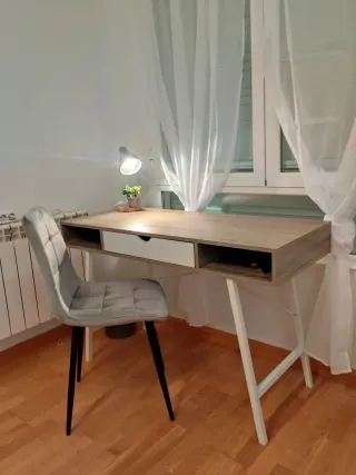 Se alquila habitación en piso compartido